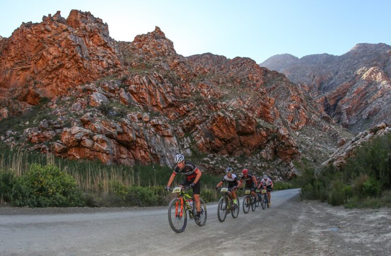 Garrett & De Villiers Storm to 7Weekspoort MTB Challenge Victory