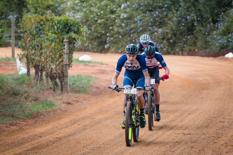 Heyns, Du Toit fight back to win at Winelands Encounter
