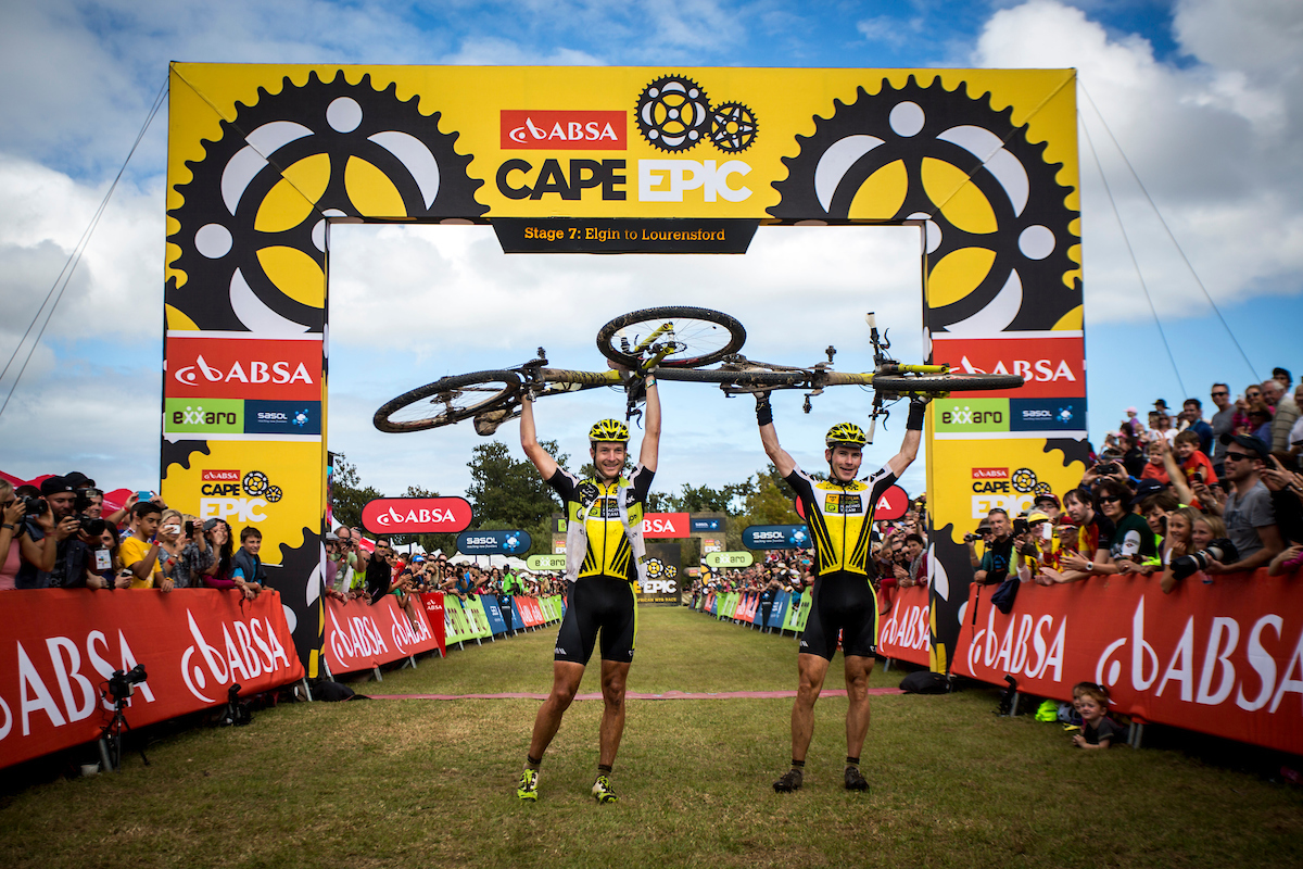 Race winners Kristian Hynek and Robert Mennen