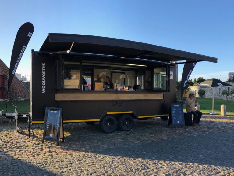 Woolworths Fuels FNB Wines2Whales with #SeriousGEES