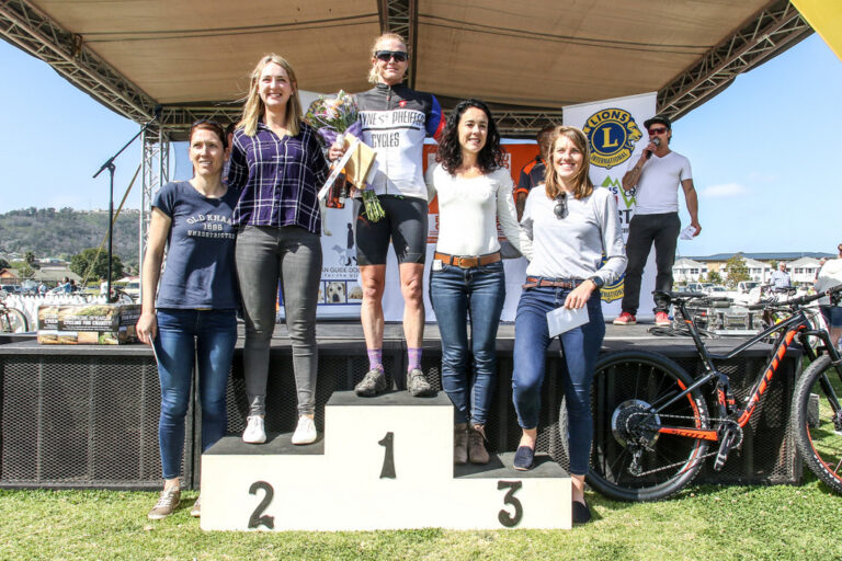 Nicky Giliomee (second from left) and Lizanne van der Merwe (far right) return to the BUCO Karoo to Coast with the aim of securing higher steps on the podium in 2019. Photo by Oakpics.com.