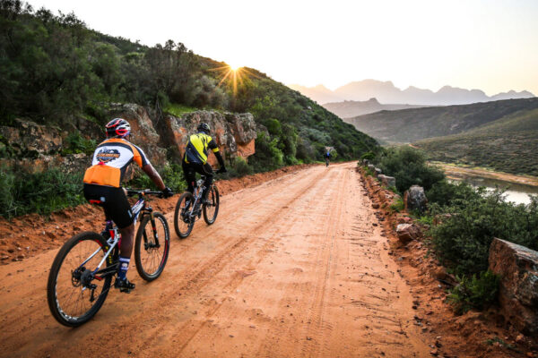 Carmién Welcomes Mountain Bikers to Piekenierskloof Rooibos2muisbos