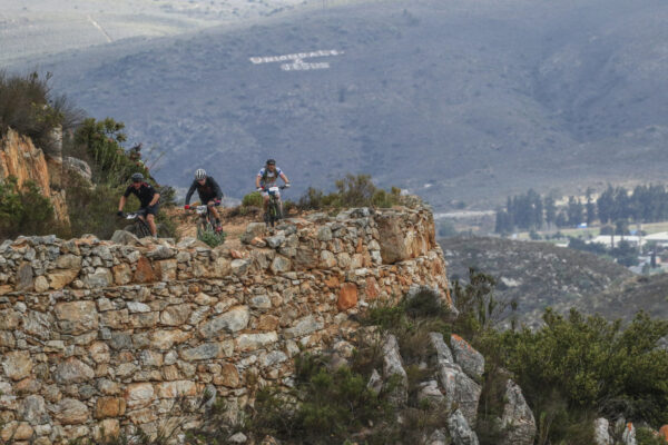 Communities, Commitment and the CCPP Group Lions Karoo to Coast karoo to coast